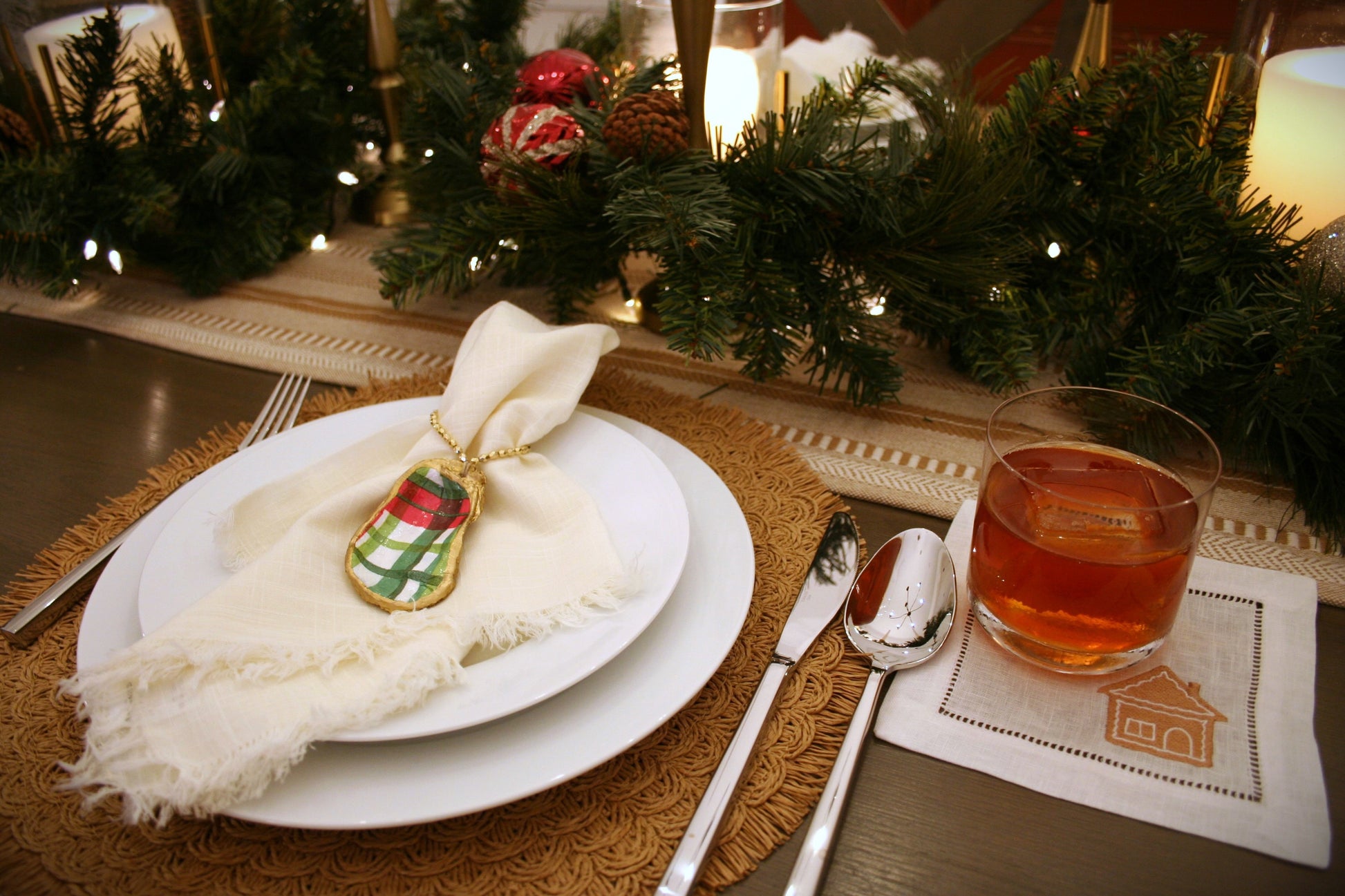 Oyster Charm as a napkin ring